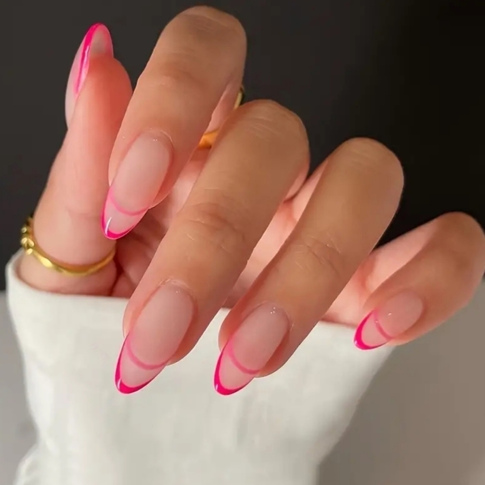 24 Pieces Fake press on nails